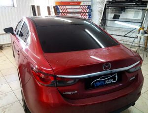 Оклейка крыши черной глянцевой пленкой премиум класса Mazda 6