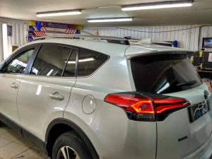 Тонировка задней части авто плёнкой Llumar ATR 05% - Toyota Rav 4