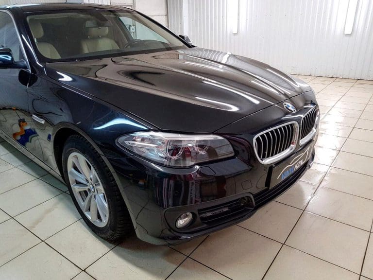 Бронирование антигравийной пленкой передней части автомобиля BMW 5 серии
