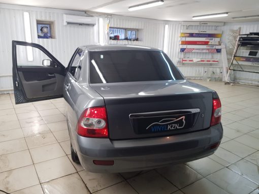 Тонирование задней части с затемнением 95% Skorpio — Lada Priora