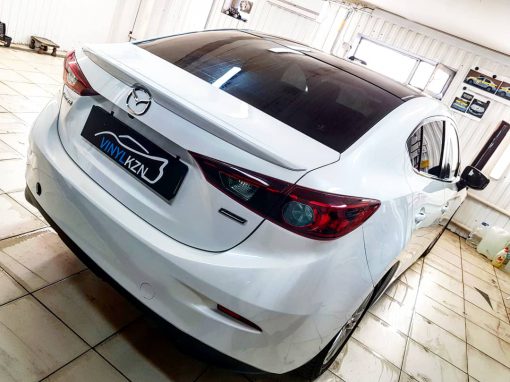 Оклейка крыши черным глянцем и тонировка задней части — Mazda 3