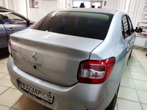 Renault Logan — Затонировали заднюю часть пленкой с переходом с черного на серебро