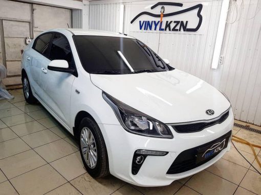 Kia Rio — тонировка по кругу пленкой Carbon HP