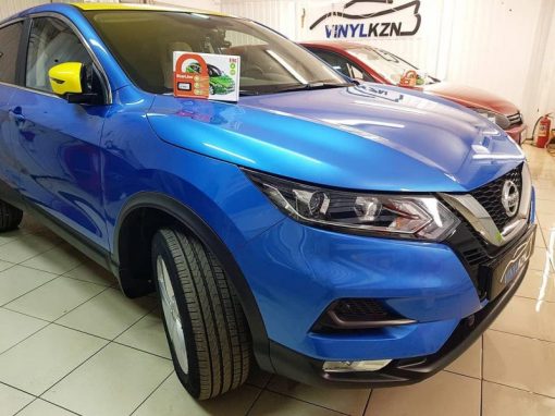 Nissan Qashqai — установка автосигнализации с автозапуском, оклейка крыши и боковых зеркал, тонировка стекол