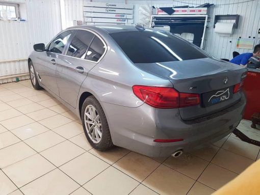 Тонировка стекол автомобиля BMW 5 серии пленкой Llumar ATR 95%