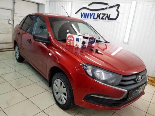 Lada Granta — установка автосигнализации с автозапуском Starline A93, тонировка стекол пленкой ULTRAVISION