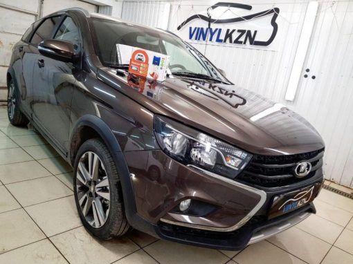 Lada Vesta — установили охранный комплекс Starline A93, забронировали капот и затонировали стекла пленкой UltraVision 95%