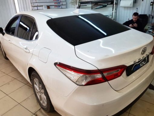 Toyota Camry затонировали заднюю часть пленкой ULTRAVISION SUPREME THERMO