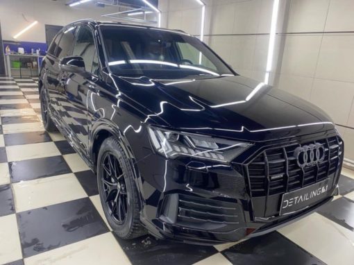 Бронирование нового автомобиля Audi Q7 полиуретановой пленкой, полировка и нанесение керамики