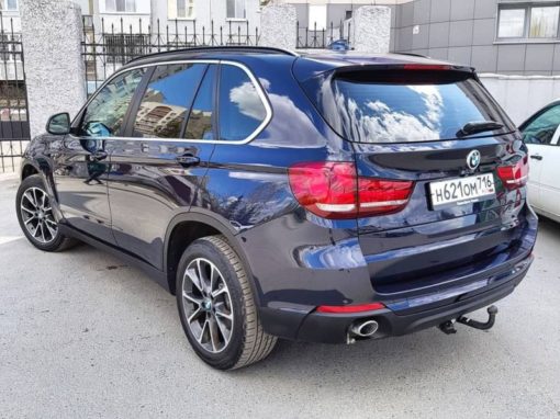 BMW X5 — выполнили глубокую полировку всего кузова, нанесли два слоя керамики