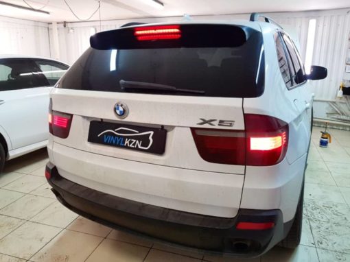 BMW X5 — тонировка стекол металлизированной пленкой ULTRAVISION