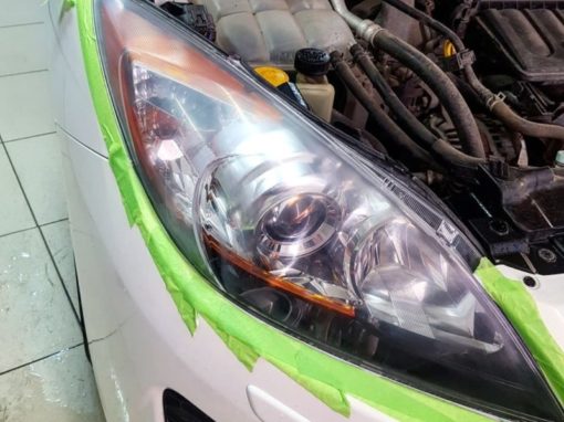 Полировка фар автомобиля Mazda 3