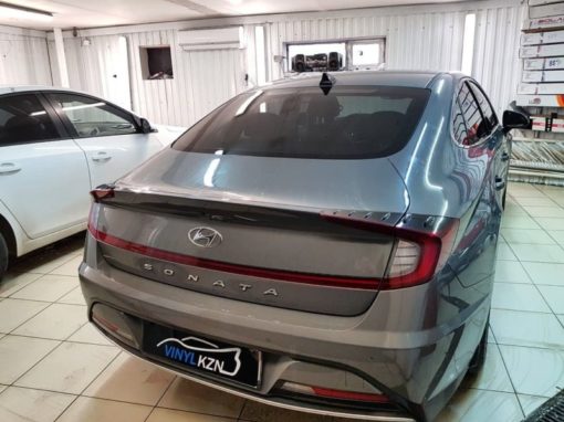 Hyundai Sonata — затонировали все стекла кроме лобового пленкой ULTRAVISION SUPREME THERMO 65% затемнения, на лоб такая же пленка 50%