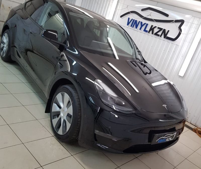 Tesla Model Y — полная полировка кузова, бронирование кузова полиуретановой пленкой SunTek