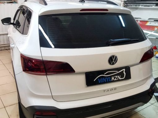 Новый VW Taos — забронировали полиуретановой пленкой капот, стойки у лобового и часть крыши