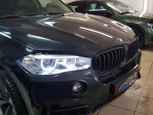 Установили на BMW X5 охранный комплекс с автозапуском и управлением с телефона Starline S96 BT GSM, бронирование кузова, оклейка хрома и тонировка