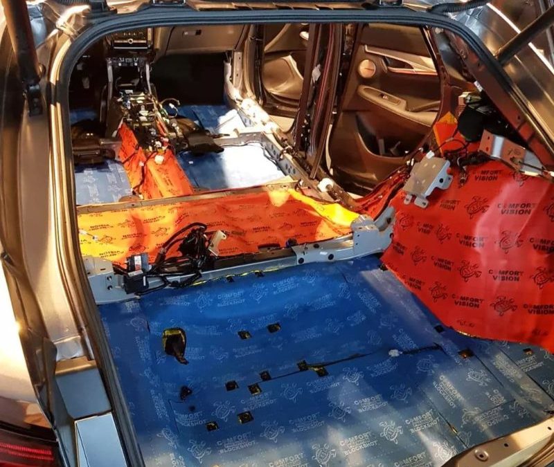 Infiniti QX55 — забронировали полиуретановой пленкой кузов, сделали полную шумоизоляцию салона авто