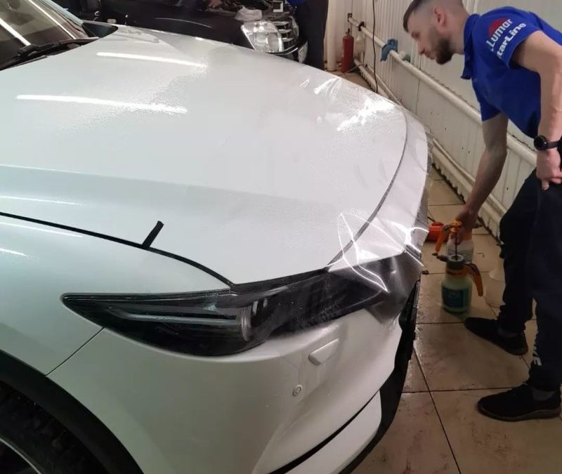 Забронировали часть капота и клюв бампера Mazda CX-5 полиуретановой пленкой