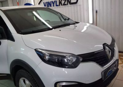 Renault Kaptur — расклейка после каршеринга, снятие клея, полировка дверей автомобиля, устранение царапины