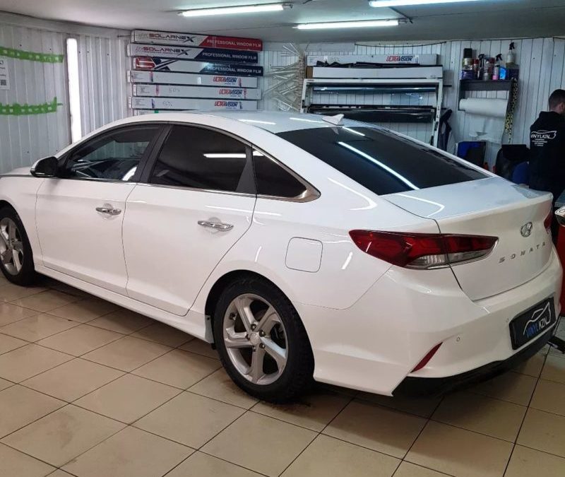 Затонировали заднюю часть автомобиля Hyundai Sonata пленкой Llumar ATR 95%, передние боковые стекла UltraVision 30%