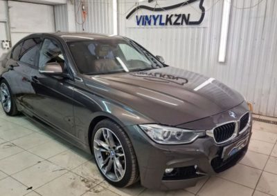 BMW 3 серии — оклеили хром вокруг окон черной глянцевой пленкой