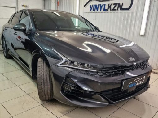 Kia K5 — забронировали полиуретановой плёнкой переднюю часть и все зоны риска повреждения