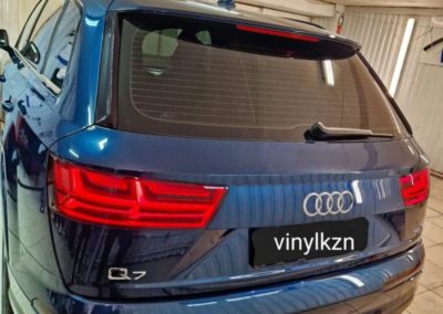 Audi Q7 — притемнили задние фонари полиуретановой плёнкой