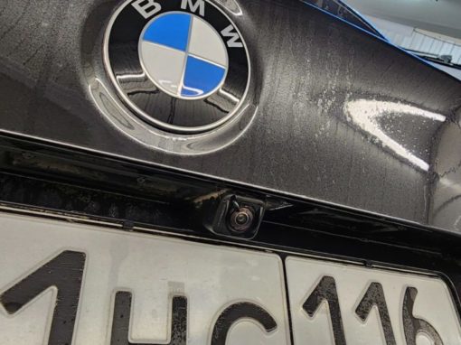 BMW X3 — установили омыватель камеры заднего вида, отлично сбивает грязь, будет полезен всегда