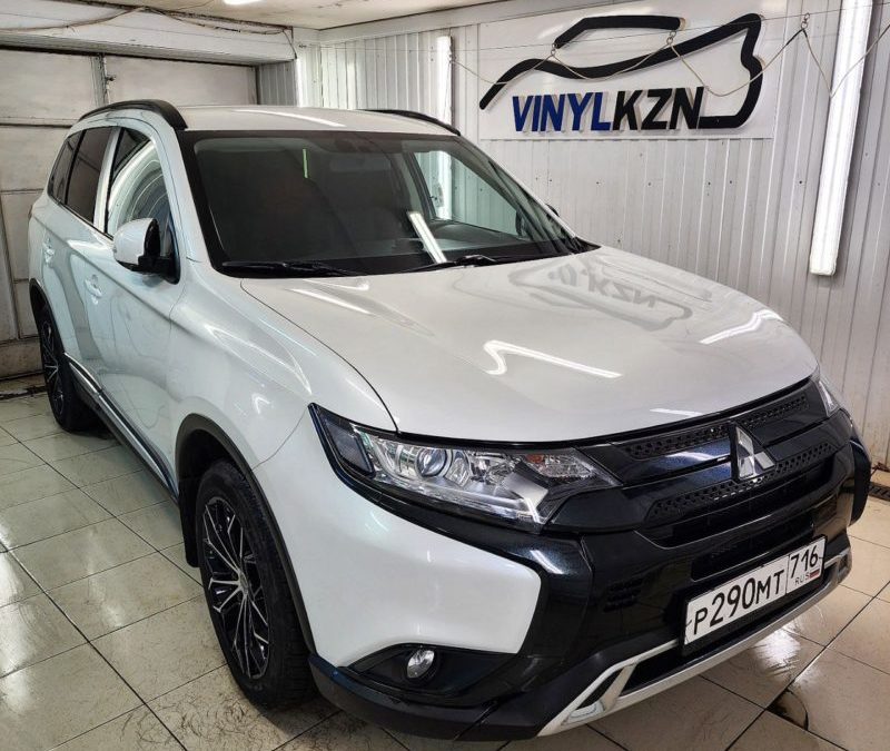 Mitsubishi Outlander — забронировали полиуретановой плёнкой капот и фары