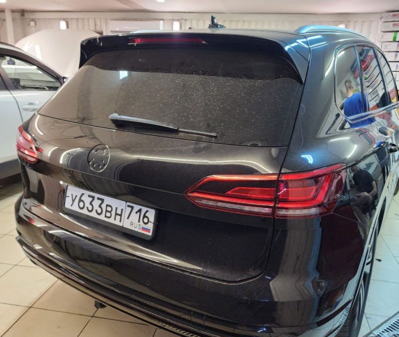 VW Touareg — установили доводчики дверей