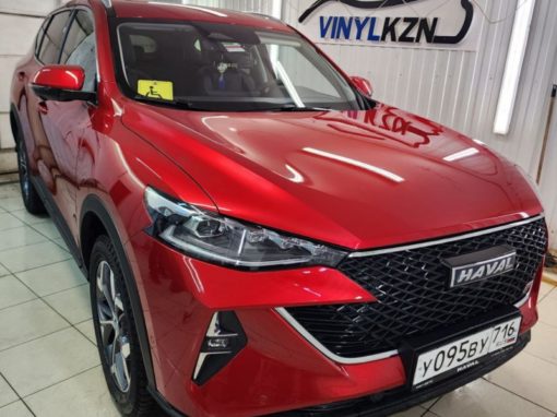 Haval F7 — забронировали прозрачной полиуретановой плёнкой капот, фары, под ручками, внутренние пороги и часть крыши