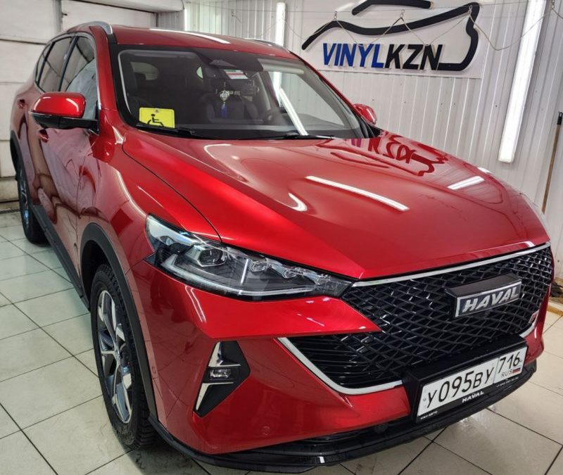 Haval F7 — забронировали прозрачной полиуретановой плёнкой капот, фары, под ручками, внутренние пороги и часть крыши