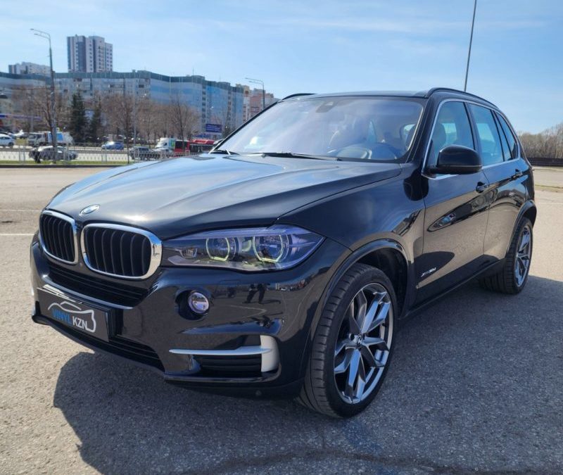 BMW X5 — полировка всего кузова автомобиля и нанесение керамики, антидождя