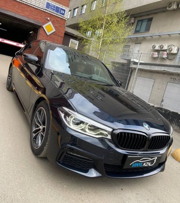 BMW 5 — полировка всего кузова автомобиля с нанесением керамики в два слоя