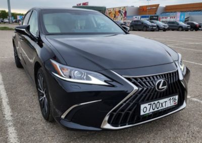 Lexus ES — забронировали прозрачной полиуретановой плёнкой переднюю часть кузова и все зоны риска