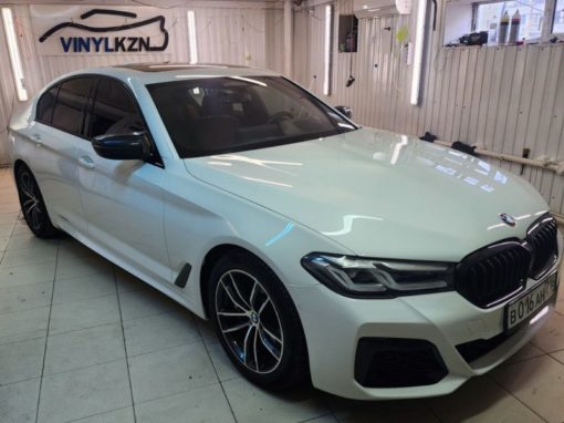 BMW 5 G30 — полировка и бронирование кузова, антихром, нанесли керамику