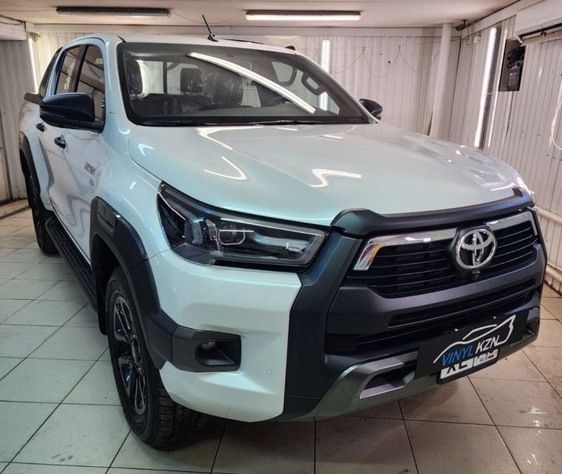 Toyota Hilux — сделали комплексное бронирование кузова прозрачной полиуретановой плёнкой