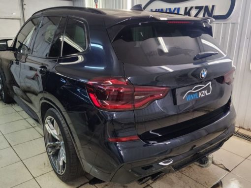 BMW X3 — затемнили задние фонари полиуретановой плёнкой, химчистка руля и нанесение антидождя на лобовое