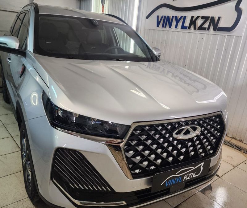 Chery Tiggo 7 — забронировали полиуретановой плёнкой капот, фары, часть крыши, под ручками и затонировали стекла и