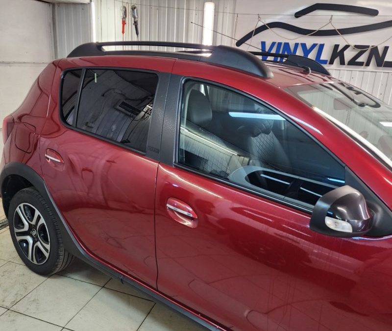 Renault Sandero — тонировка передних стекол атермальной пленкой Ultra Vision XAIR 20% и тонировка задних Ultra Vision Supreme Thermo 95%