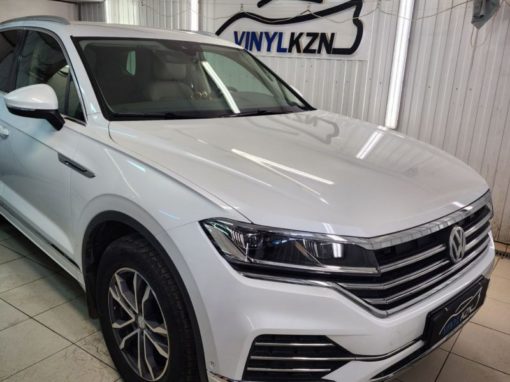 Volkswagen Touareg — комплексное бронирование кузова полиуретановой плёнкой, тонировка стекол