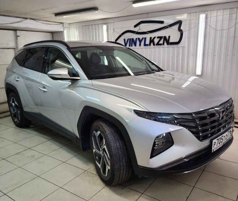 Hyundai Tucson — бронирование четырех дверей автомобиля прозрачной полиуретановой плёнкой и установлена защитная сетка