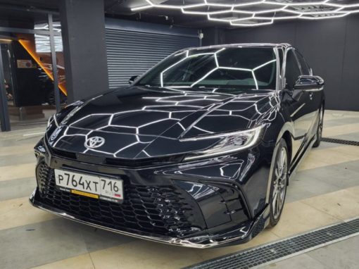 Toyota Camry — бронирование кузова пленкой, затонировали стекла пленкой Llumar