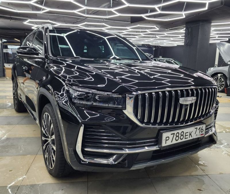 Geely Monjaro — бронирование прозрачной полиуретановой плёнкой передней части и всех зон риска