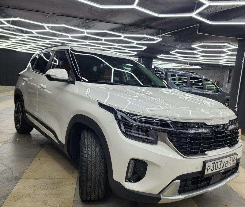 Сделано бронирование прозрачной полиуретановой плёнкой передней части Kia Seltos и всех зон риска