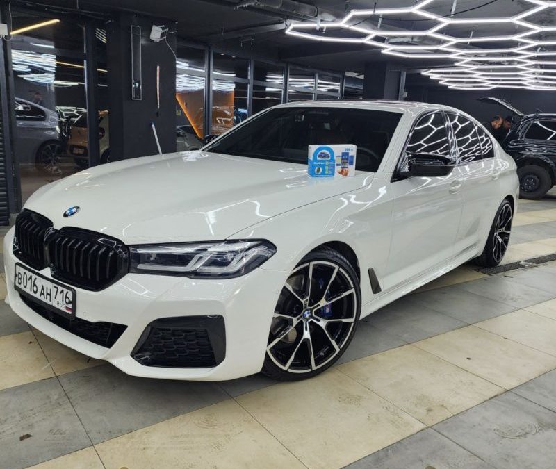 BMW 5 G30 — установили охранный комплекс с автозапуском и управлением с телефона StarLine S66