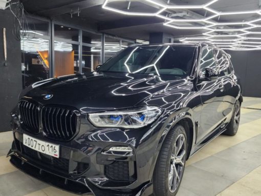BMW X5 G05 — переклеили бампер и капот полиуретановой плёнкой