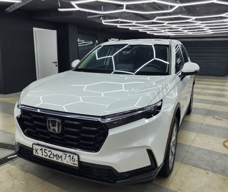 Honda CR-V — забронировали полиуретановой плёнкой кузов автомобиля и лобовое стекло