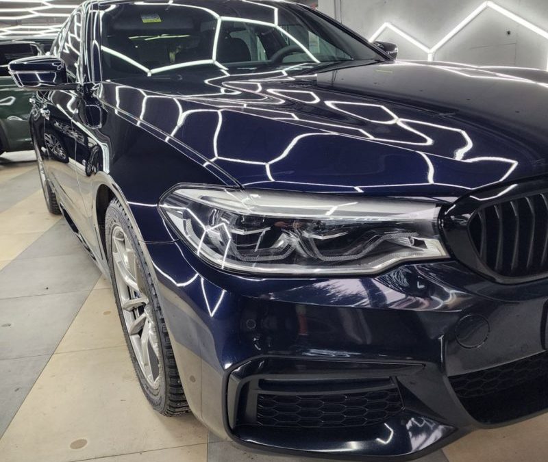 BMW 5 G30 — полировка кузова автомобиля и нанесение керамики в 2 слоя