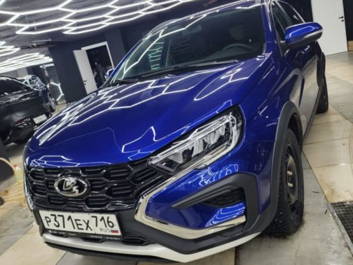 Lada Vesta X Cross — бронирование кузова полиуретановой пленкой, тонировка стекол